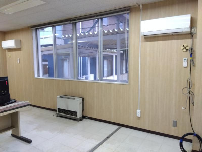 ミネトーヨー住器の【八王子市施設】内装工事　クロス張替えの施工前の写真1