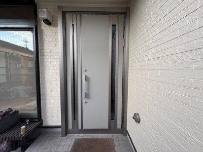 ミネトーヨー住器の【八王子市】LIXIｌリシェント玄関ドアⅢ　工事の施工後の写真1