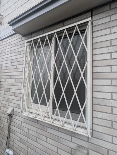 ミネトーヨー住器の八王子市　【浴室用取替窓　リプラス】カバー工事の施工前の写真1