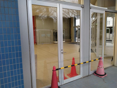 ミネトーヨー住器の【私立中学・高等学校】ガラス交換工事の施工後の写真1