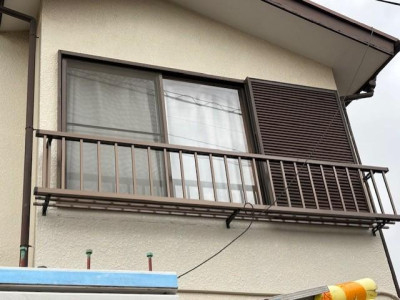 ミネトーヨー住器の【八王子市】　窓手摺取付工事の施工後の写真1