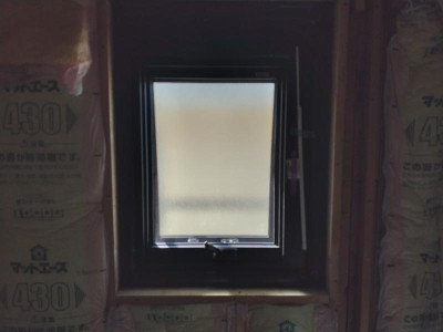 ミネトーヨー住器の【動画有】町田市　リプラス縦辷り出し窓　カバー工事の施工後の写真1