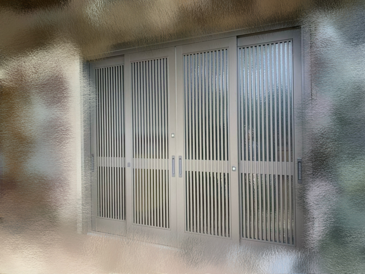 千歳屋トーヨー住器の和モダンな玄関引き戸で印象アップ✨の施工後の写真1