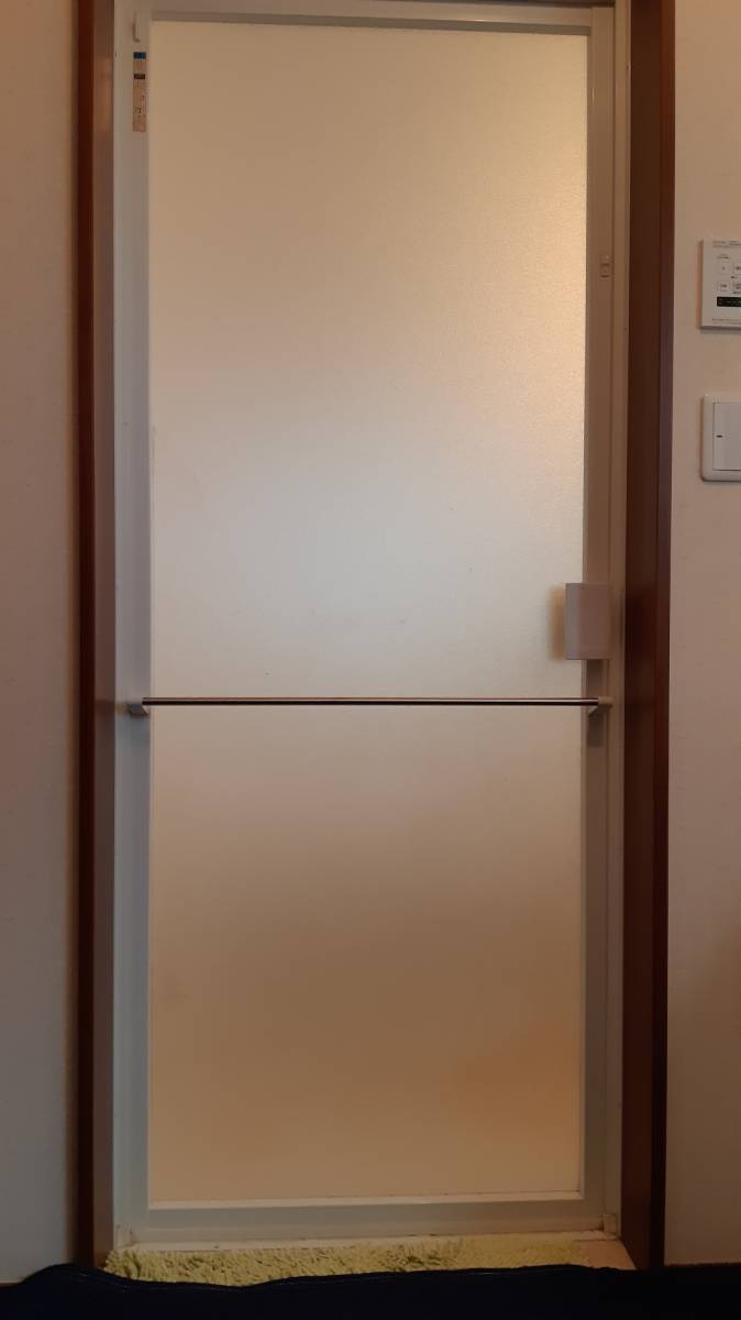 杉戸ウインドトーヨー住器のリフォーム浴室ドアを施工しました！！の施工前の写真1