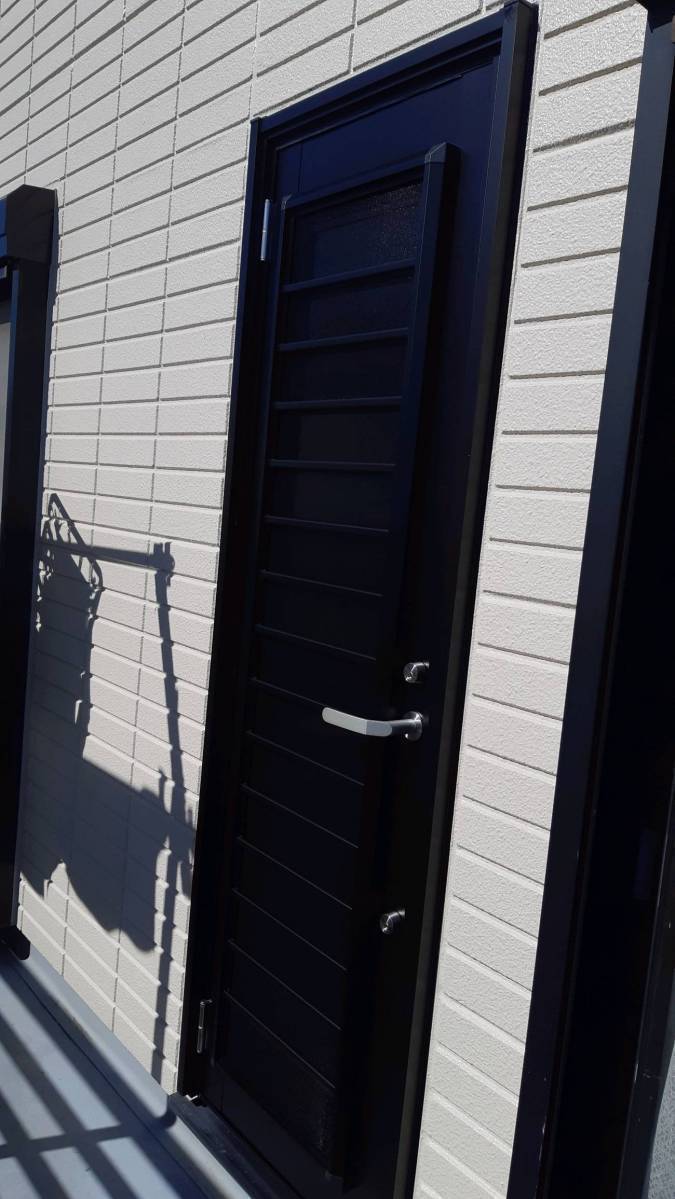 杉戸ウインドトーヨー住器のリシェント勝手口ドア施工しましたの施工後の写真2