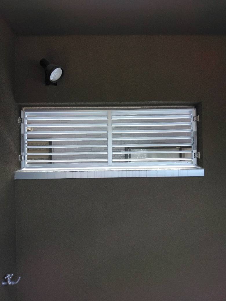 杉戸ウインドトーヨー住器の2階のベランダ　お隣の窓が目の前なので目隠ししたい！の施工後の写真2