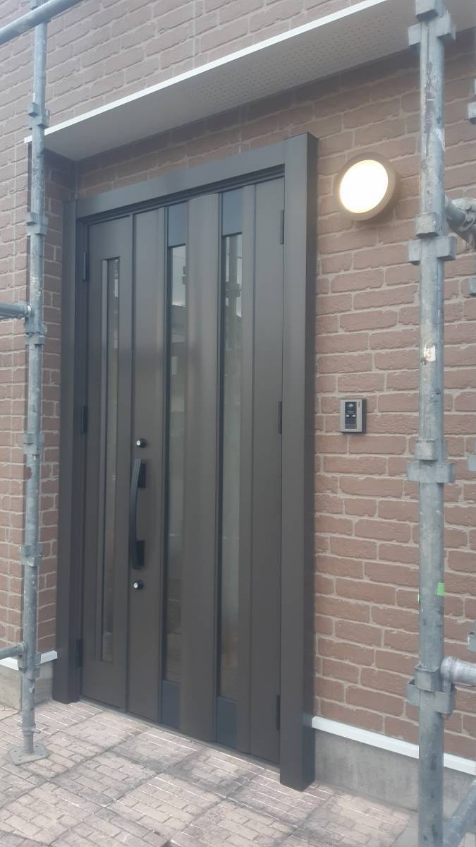 杉戸ウインドトーヨー住器の玄関ドア【リシェント】　施工しました！の施工後の写真1