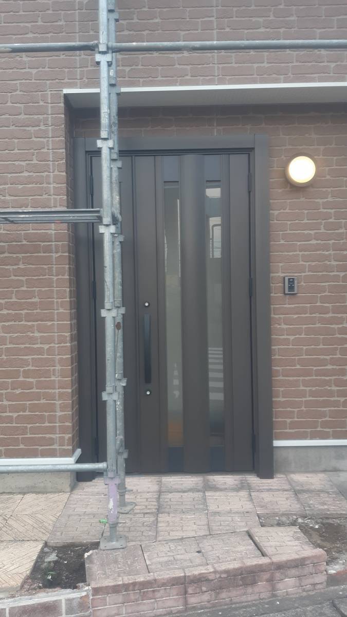 杉戸ウインドトーヨー住器の玄関ドア【リシェント】　施工しました！の施工後の写真2