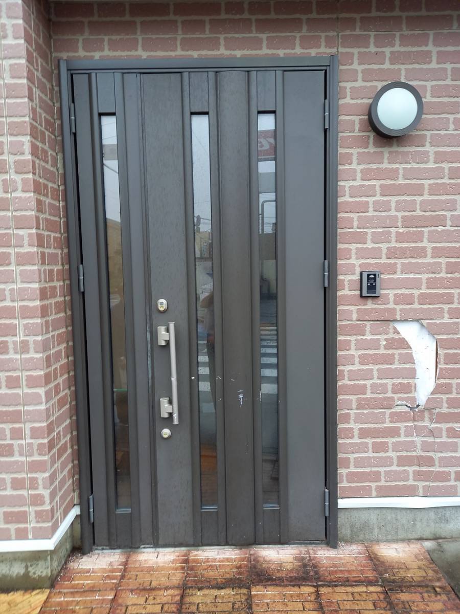 杉戸ウインドトーヨー住器の玄関ドア【リシェント】　施工しました！の施工前の写真1