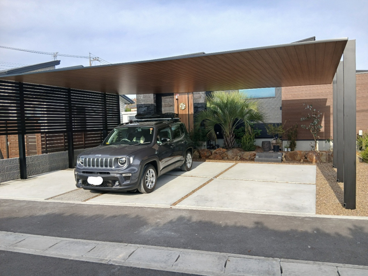 杉戸ウインドトーヨー住器の【加須市】おしゃれでかっこいいカーポートといえば！LIXILカーポートSC！！の施工後の写真2