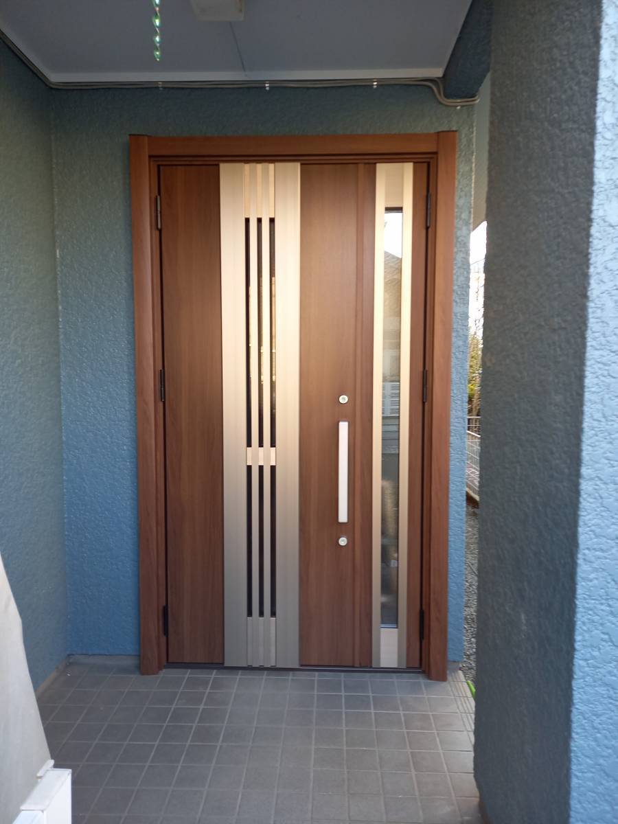 杉戸ウインドトーヨー住器の玄関ドア【リシェント】施工しました！の施工後の写真1