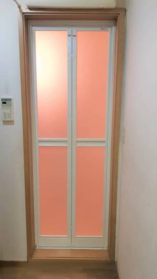 杉戸ウインドトーヨー住器のリフォーム浴室ドアを施工しました！！施工事例写真1