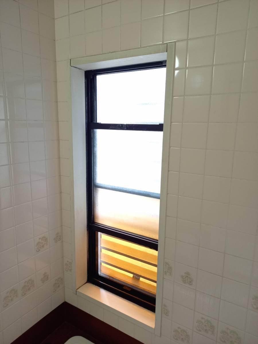 杉戸ウインドトーヨー住器の大きすぎる窓を小さくしたい！！の施工前の写真1