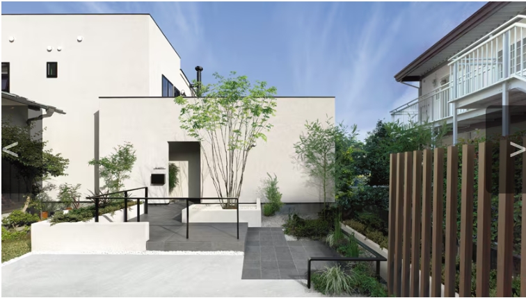 大和アルミトーヨー住器の玄関前にデザイナーズレール施工しました！（佐賀市）の施工事例詳細写真1