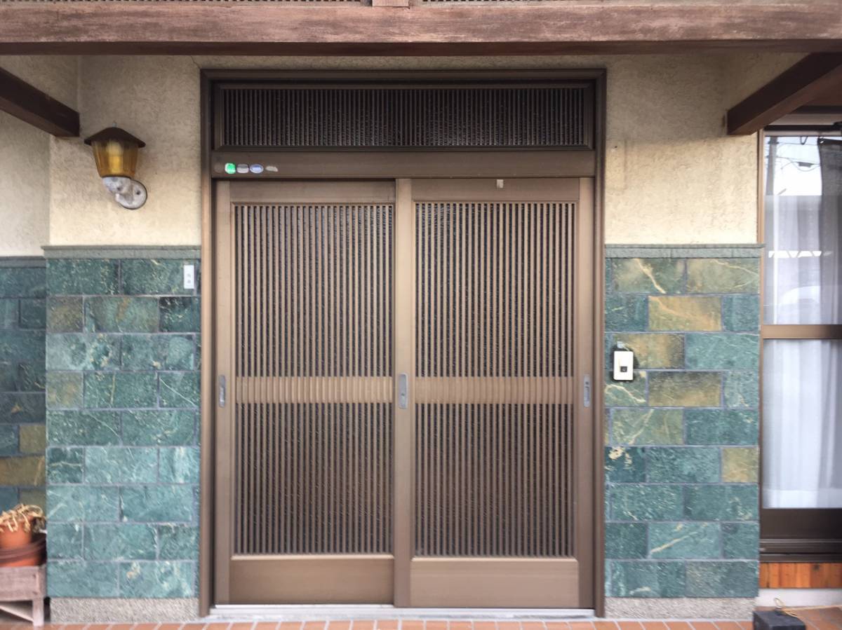 大和アルミトーヨー住器の玄関引戸交換の施工前の写真1