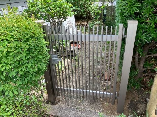 大和アルミトーヨー住器の門扉取付の施工後の写真1