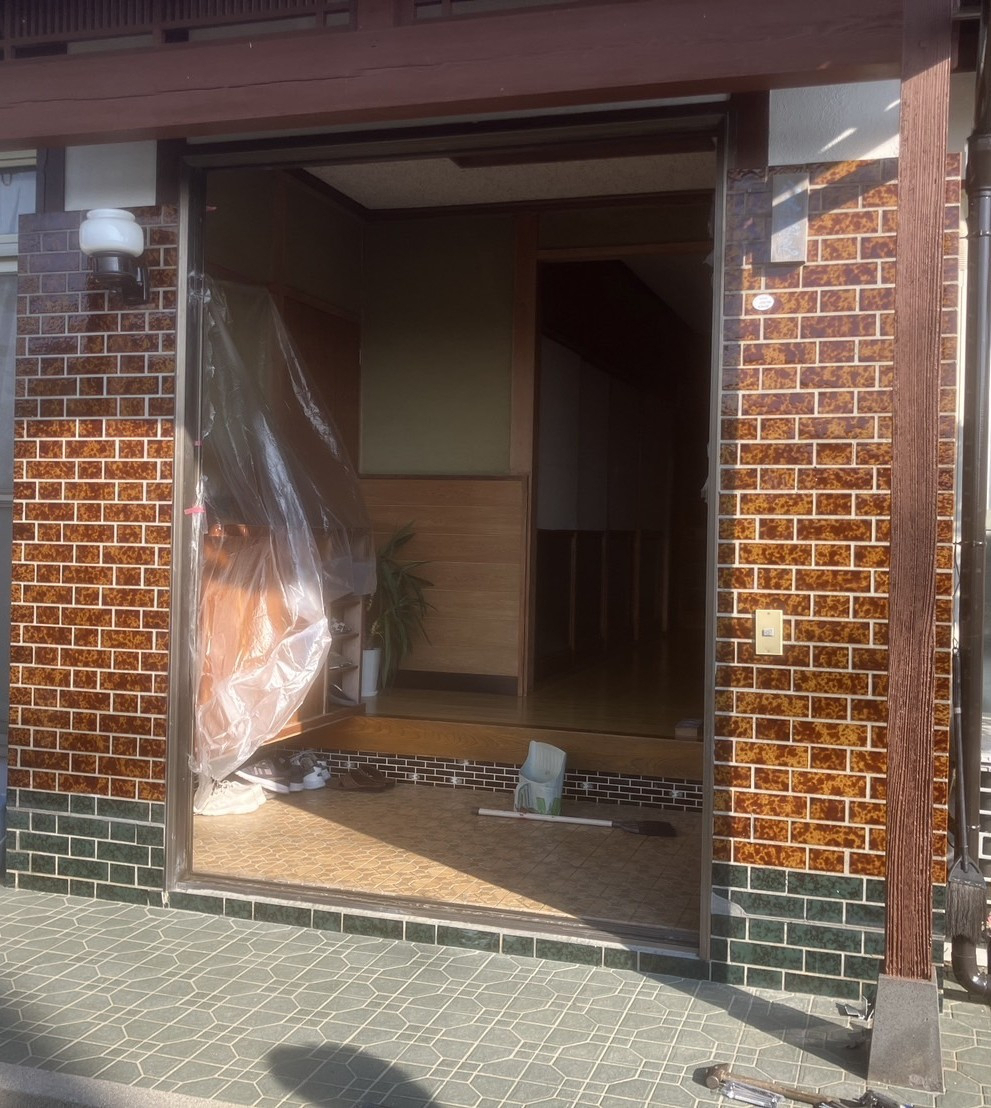 大和アルミトーヨー住器の玄関引戸をリフォームしました✨（白石町）の施工前の写真2