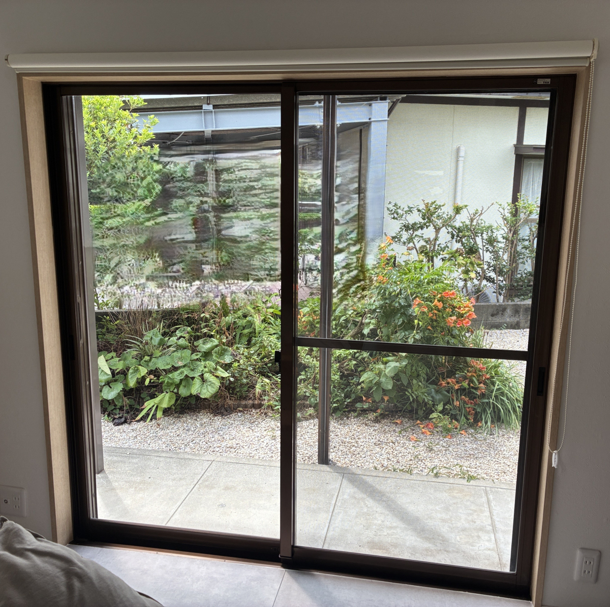 大和アルミトーヨー住器の断熱だけじゃない！目隠し、防音にも最適◎LIXILの内窓"インプラス”（佐賀市）の施工前の写真1