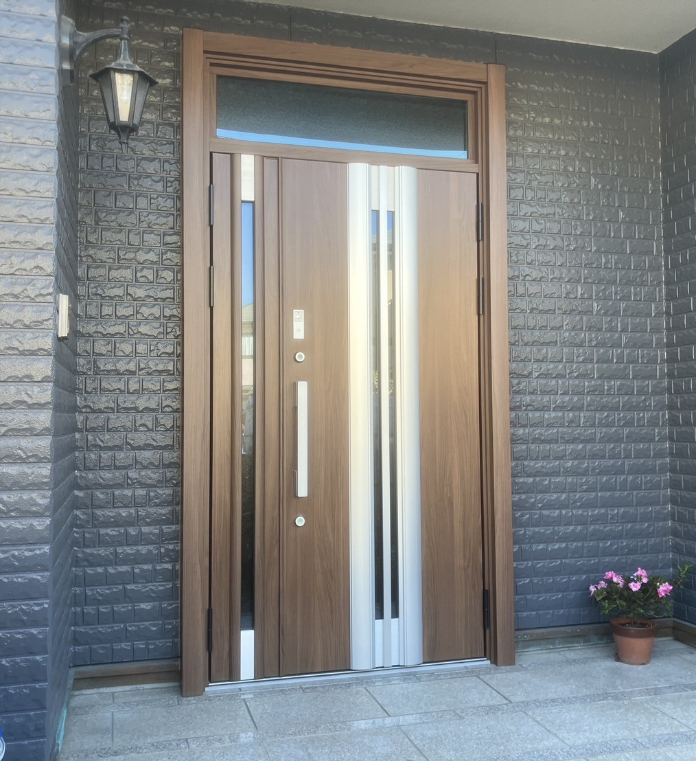 大和アルミトーヨー住器の玄関リフォーム、インプラス設置しました（佐賀市）の施工後の写真1