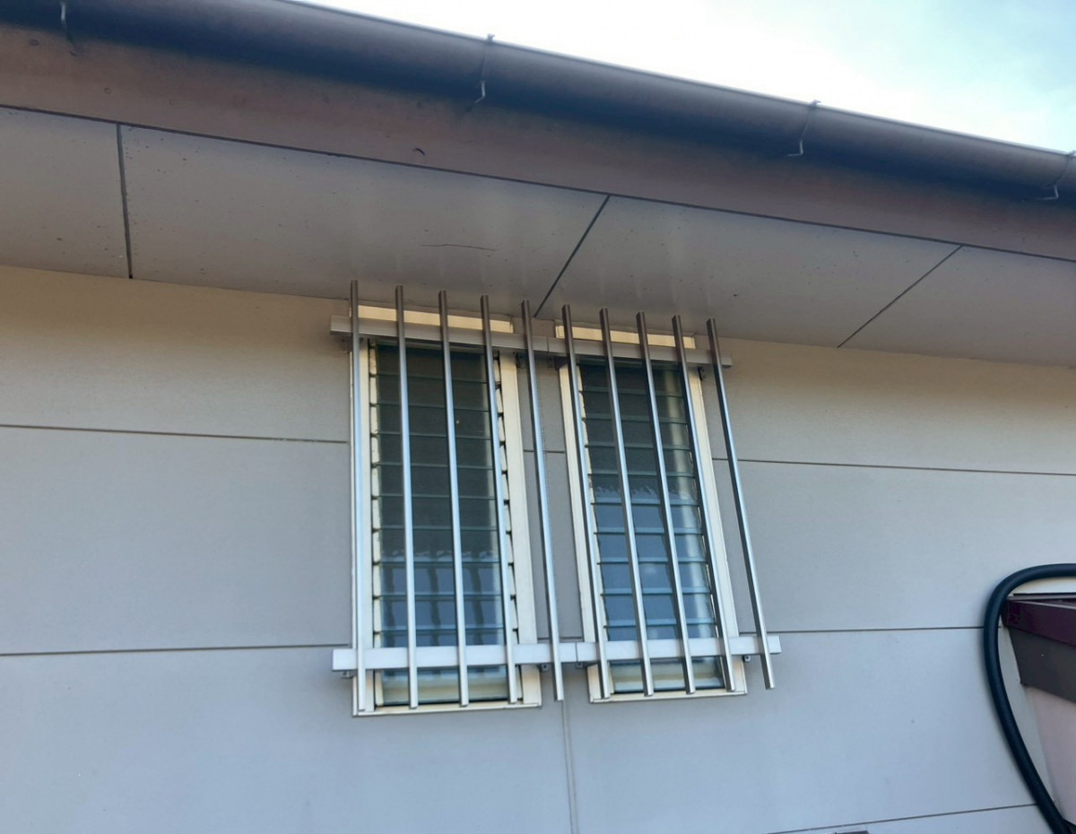 大和アルミトーヨー住器の防犯対策に！面格子取り付けました🌟（佐賀市）の施工後の写真1