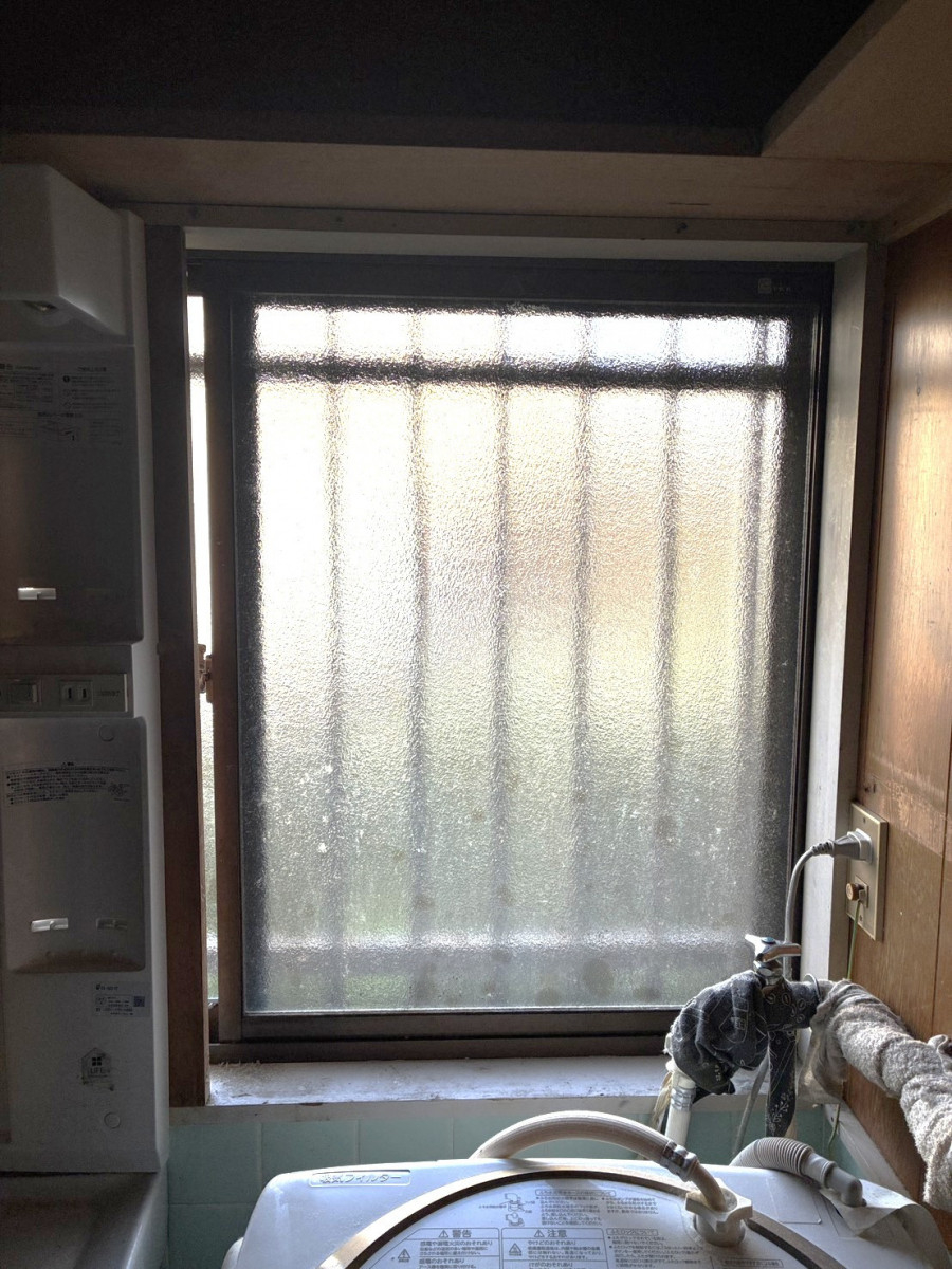 大和アルミトーヨー住器のヒートショック対策に！浴室に内窓設置しました（佐賀市）の施工前の写真2