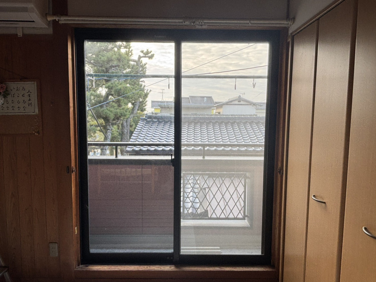 大和アルミトーヨー住器の壁を壊さず窓リフォーム！【リプラス】（佐賀市）の施工前の写真1