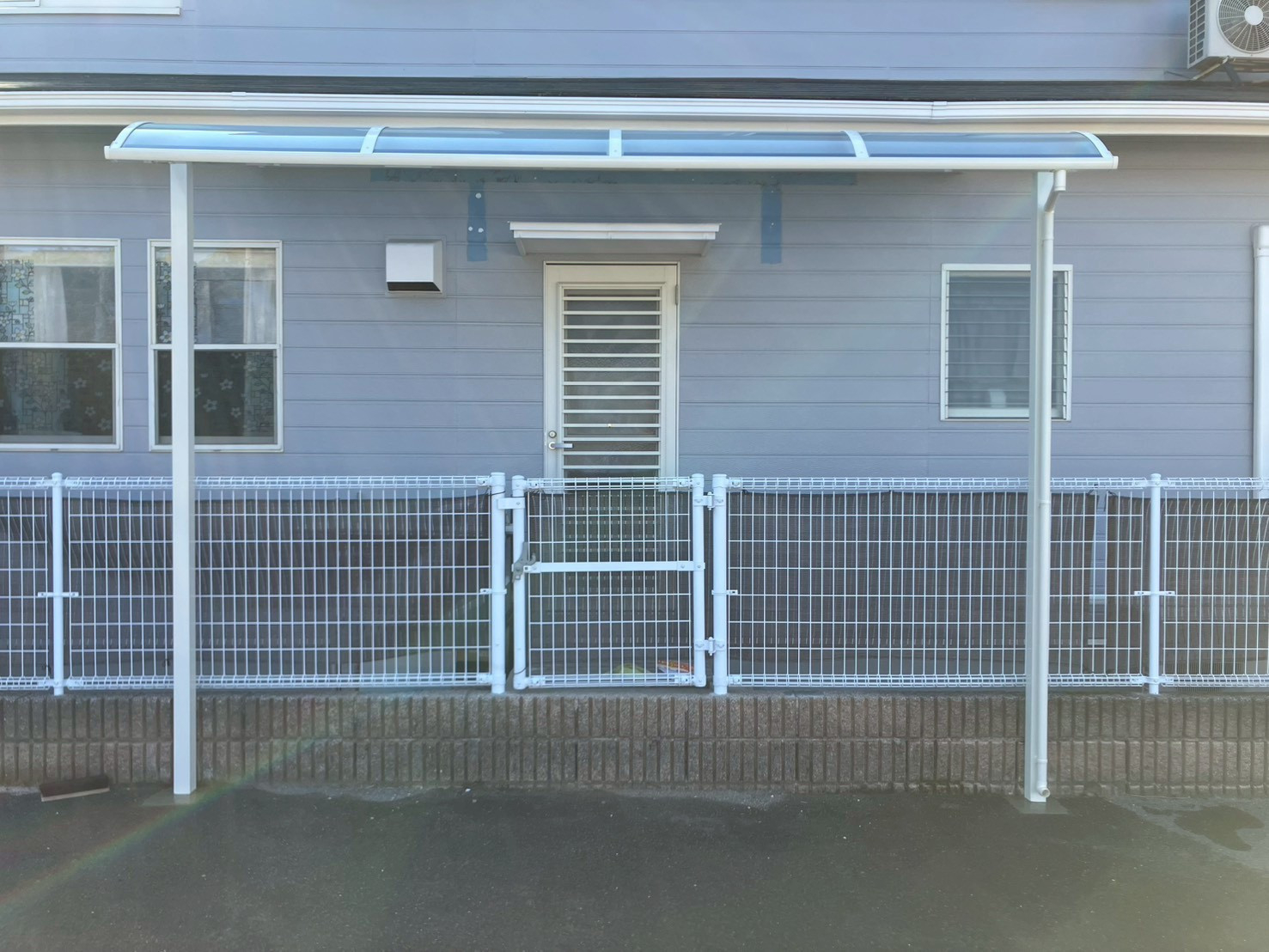 大和アルミトーヨー住器の（吉野ヶ里町）古くなった波板テラスからポリカ屋根のテラス「スピーネ」へ！の施工後の写真2