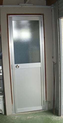 サトートーヨー住器の木製ドアを新しく☆の施工後の写真1