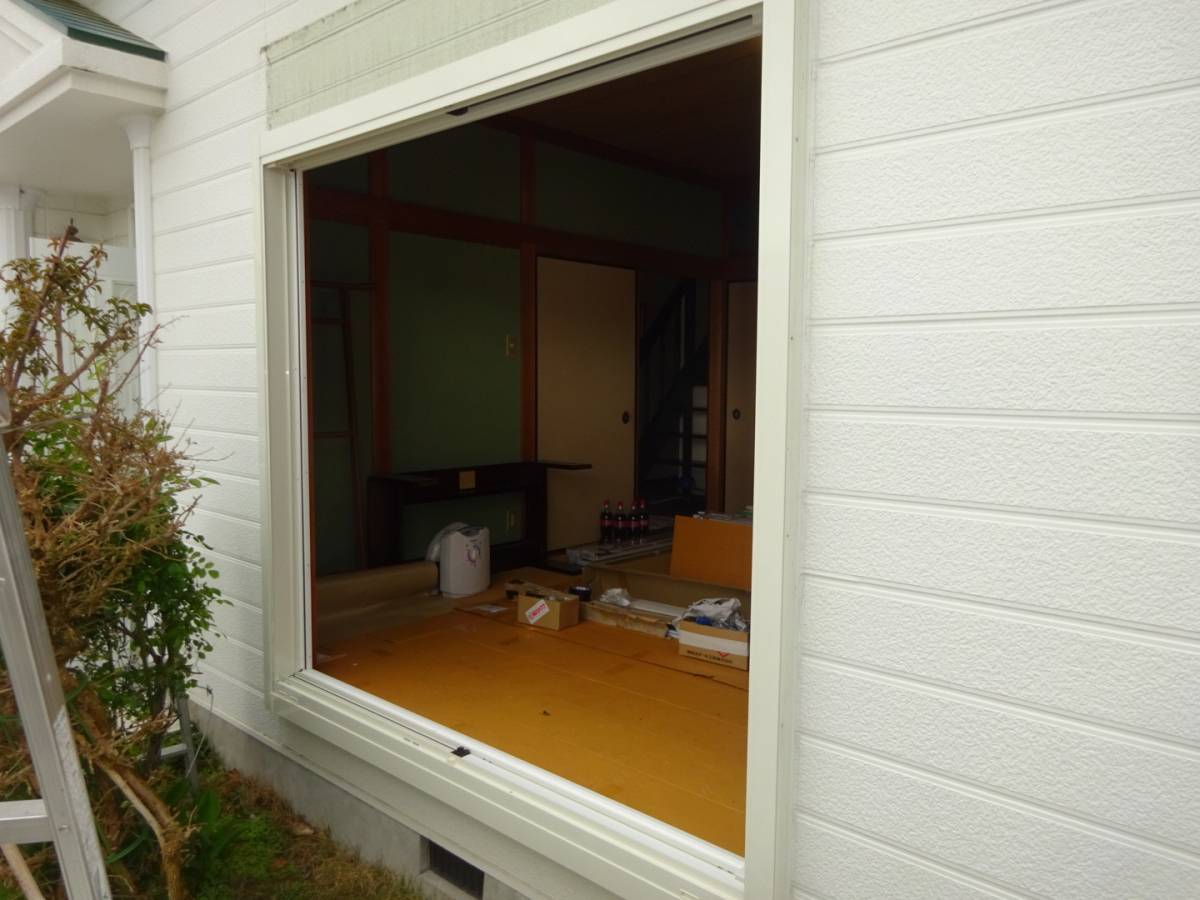 サトートーヨー住器のお家まるごと　窓リフォーム！！の施工前の写真2