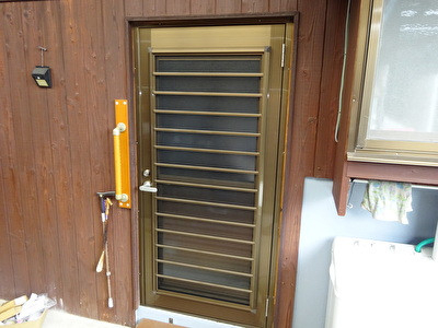 サトートーヨー住器の勝手口ドア取替工事の施工後の写真1