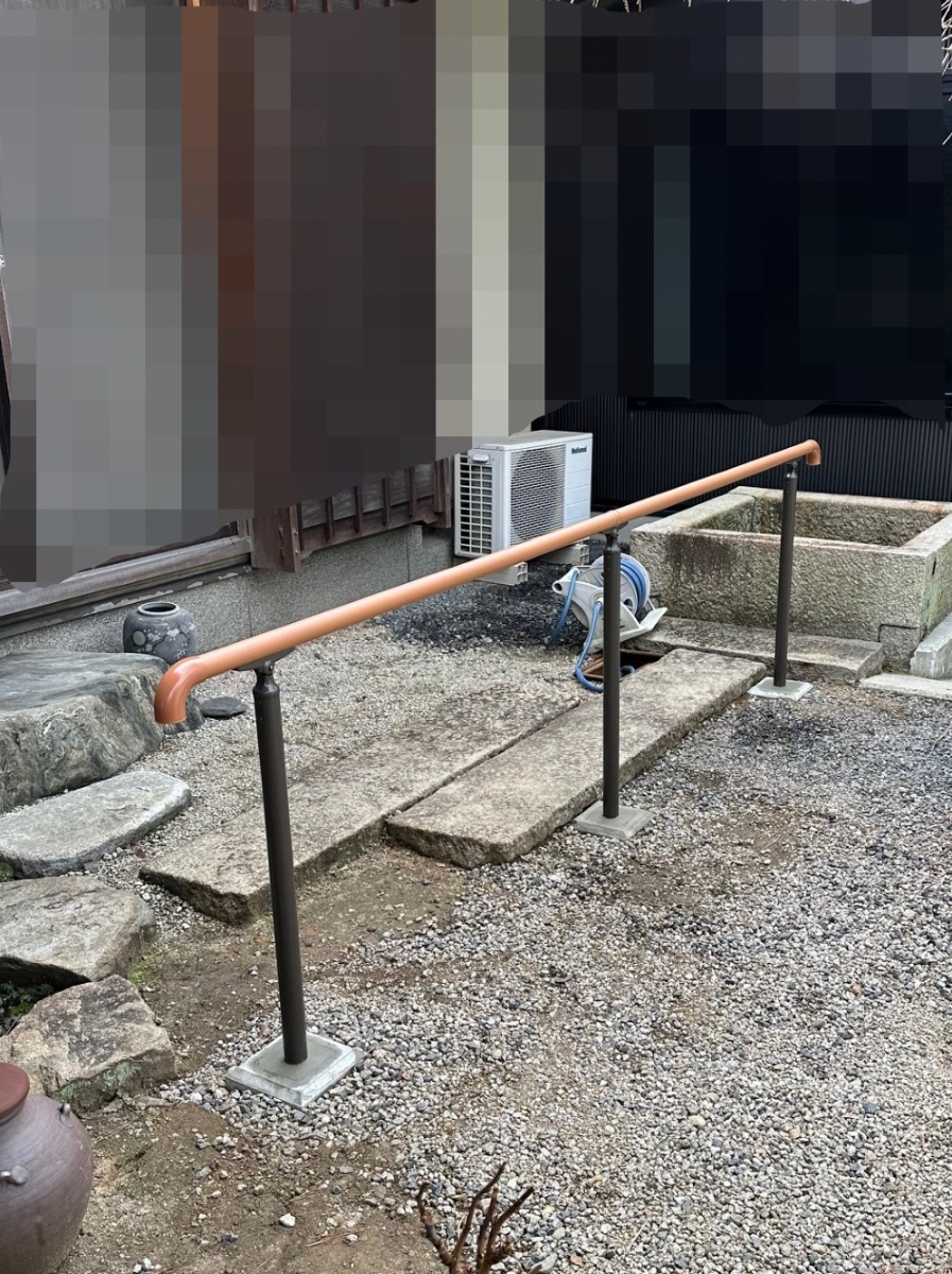 サトートーヨー住器の滑りやすい足元に手すり取付の施工後の写真3