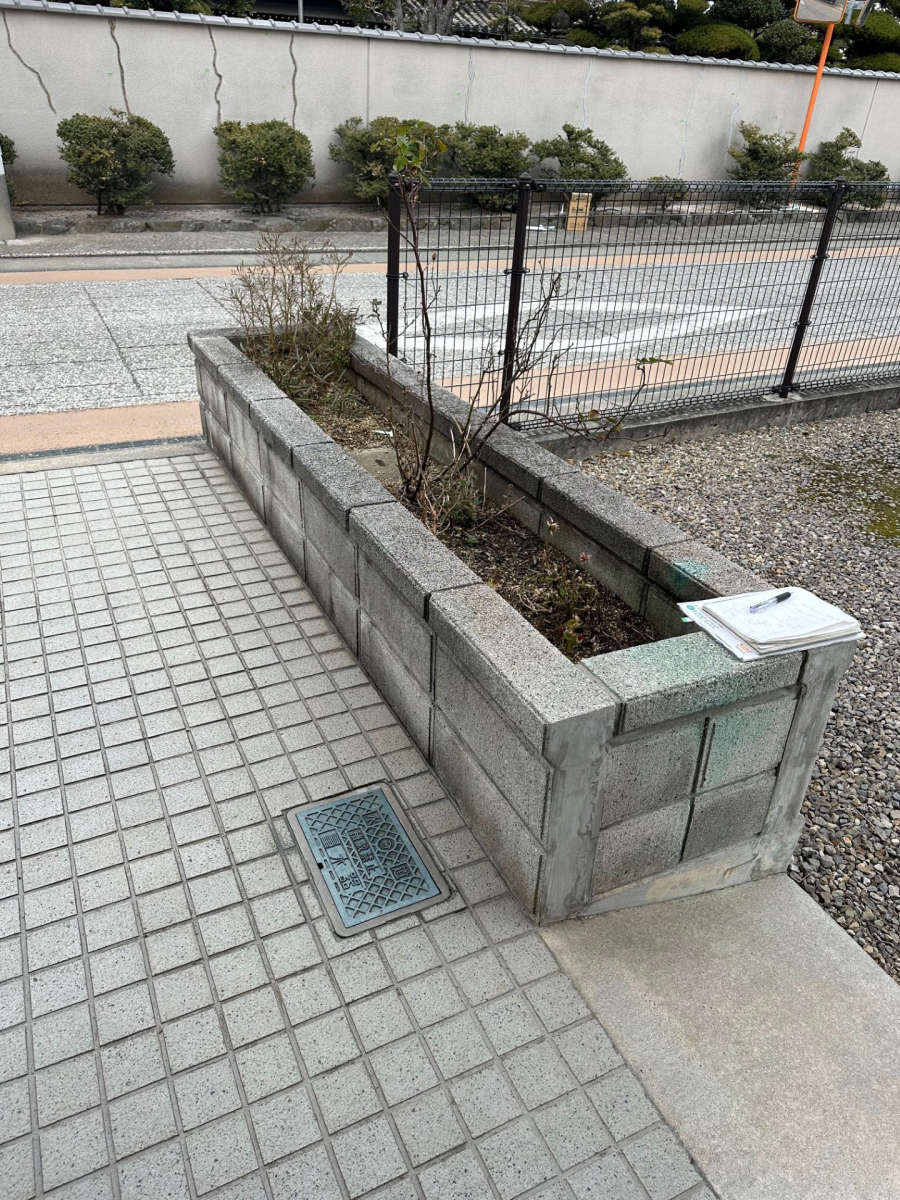 サトートーヨー住器の滑りやすい足元に手すり取付の施工前の写真2