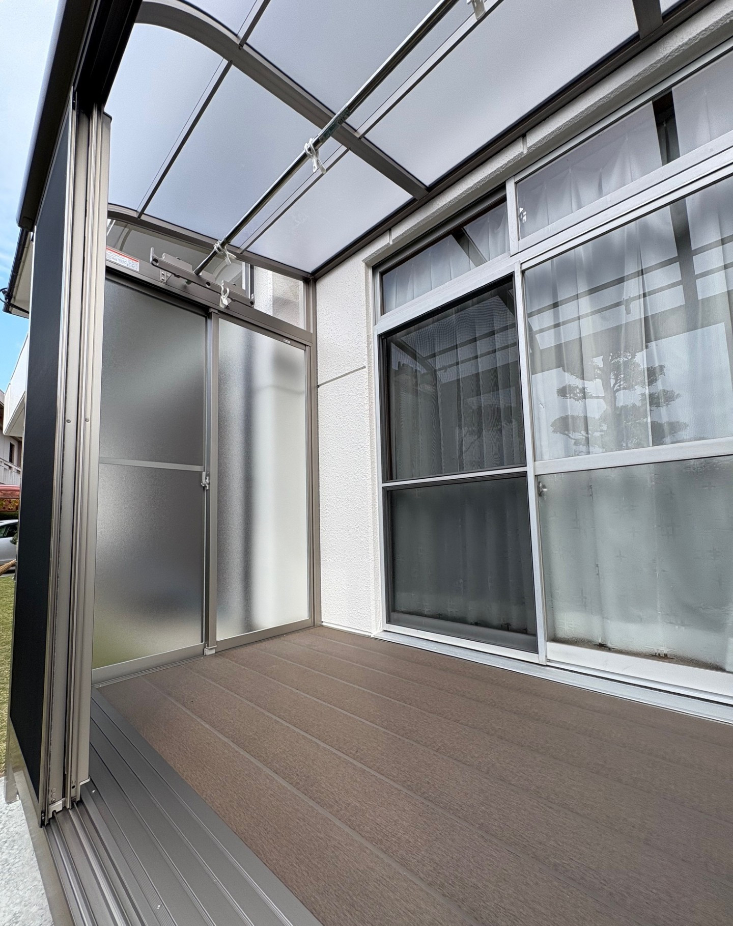 サトートーヨー住器の雨の日も安心！物干しスペースが大変身！の施工後の写真3