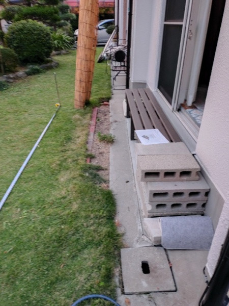 サトートーヨー住器の雨の日も安心！物干しスペースが大変身！の施工前の写真1