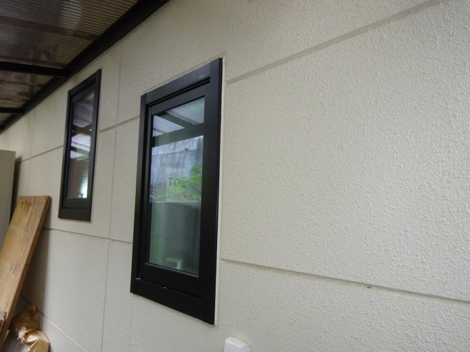 サトートーヨー住器のガラスルーバー窓の取替で快適＆安全に！の施工後の写真1