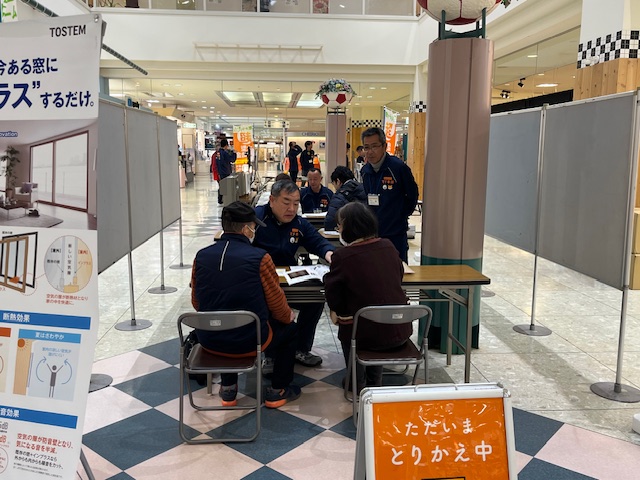 2月1日 二葉屋ECO窓相談会開催の様子② 二葉屋のイベントキャンペーン 写真1