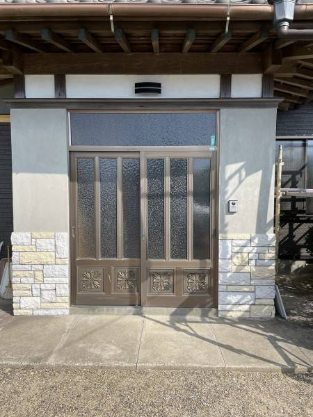 二葉屋の神栖市　N様邸　玄関引戸交換工事をしましたの施工前の写真1