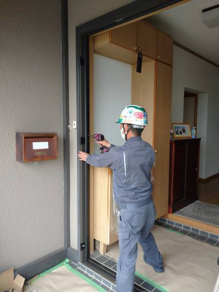 二葉屋の鹿嶋市　玄関ドア交換工事をしましたの施工後の写真2