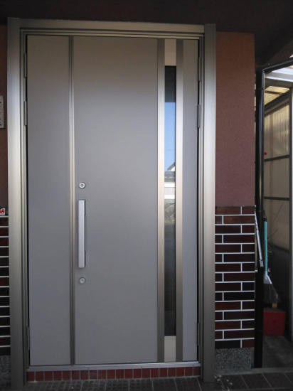 新栄トーヨー住器の高断熱ドアで懐具合も暖かい！！施工事例写真1