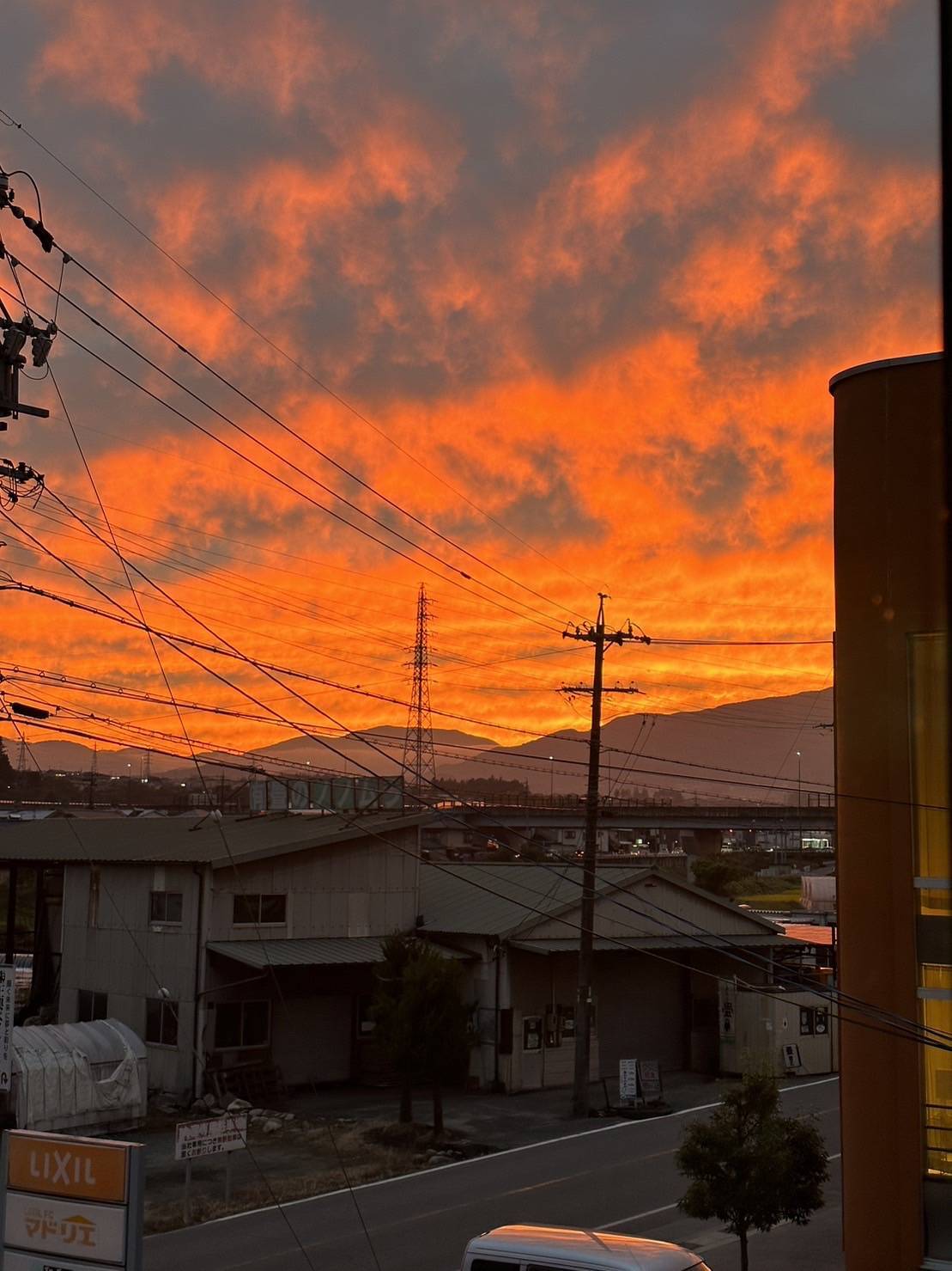 夕焼け✨こやけで日が暮れて～♪ 飯田トーヨー住器のブログ 写真2