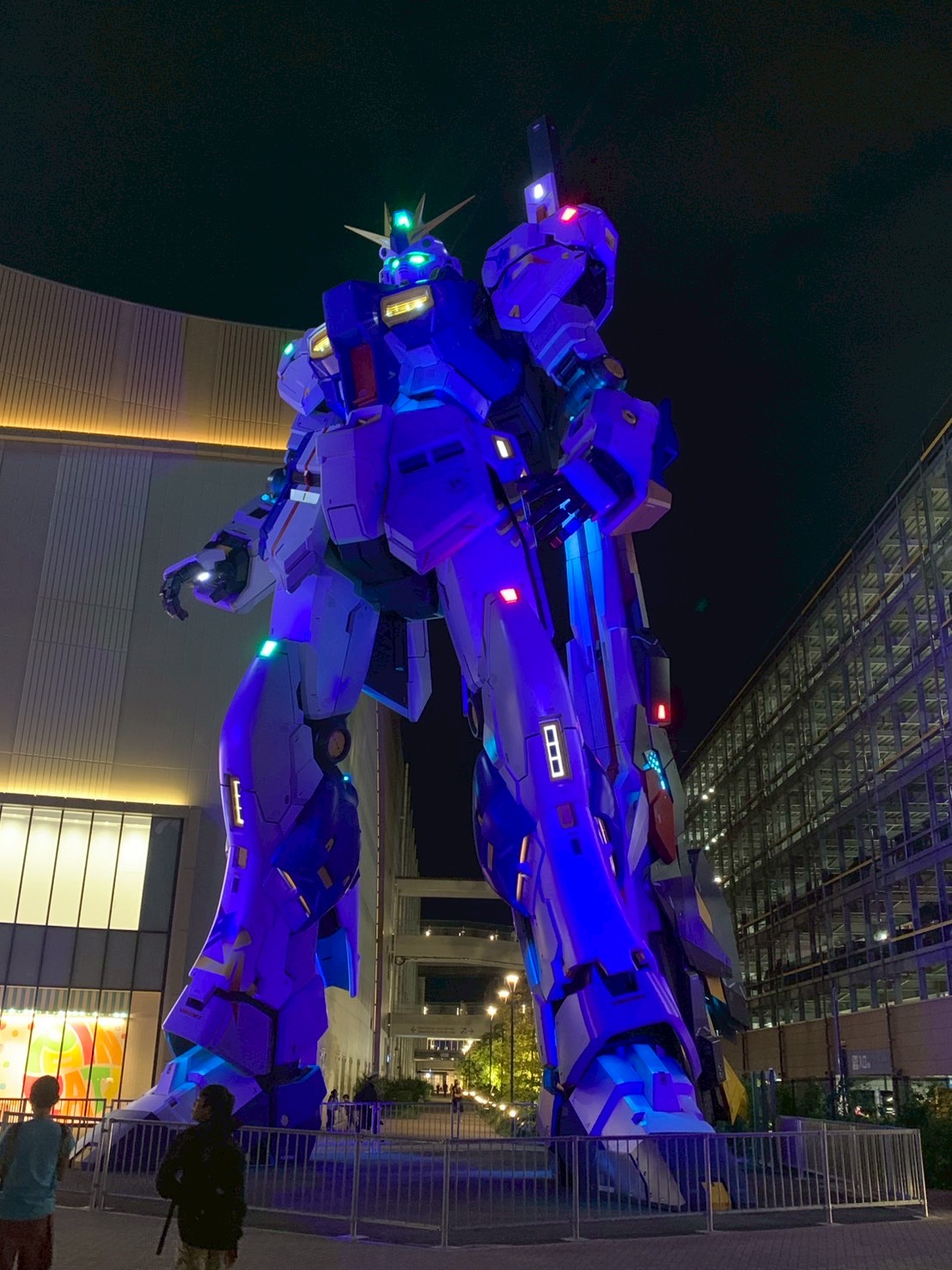 ニューガンダムRX93FF 飯田トーヨー住器のブログ 写真3
