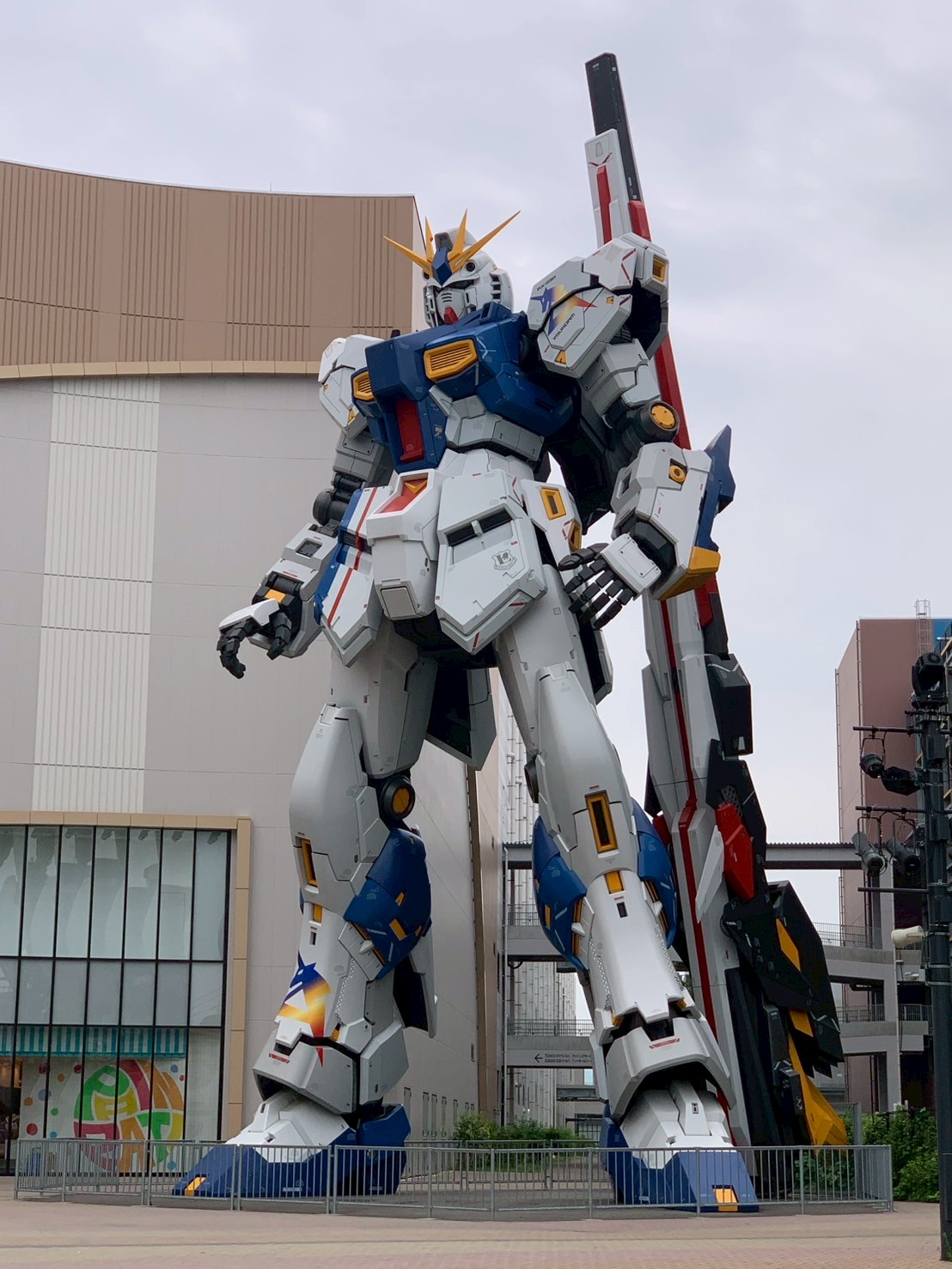ニューガンダムRX93FF 飯田トーヨー住器のブログ 写真1
