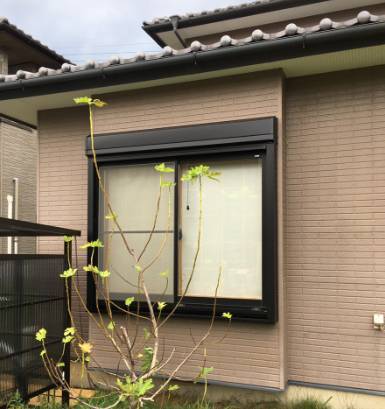 飯田トーヨー住器のシャッターの施工後の写真1