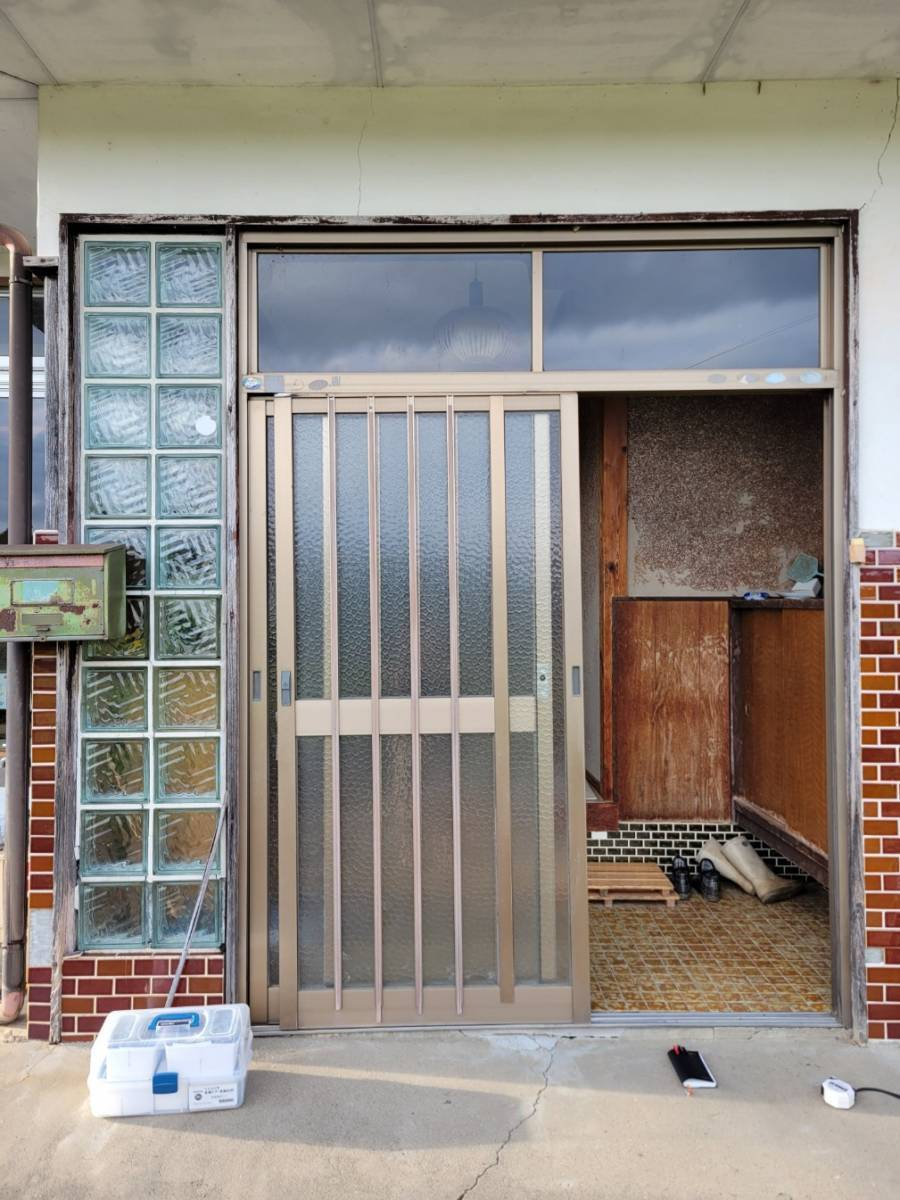 キタノトーヨー住器の玄関引き戸をリフォーム！！の施工前の写真1
