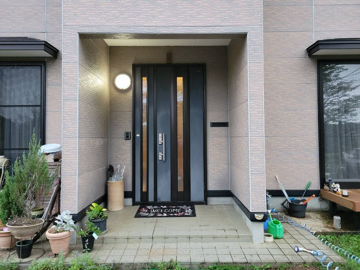 キタノトーヨー住器の玄関・親子ドアに網戸の施工前の写真1