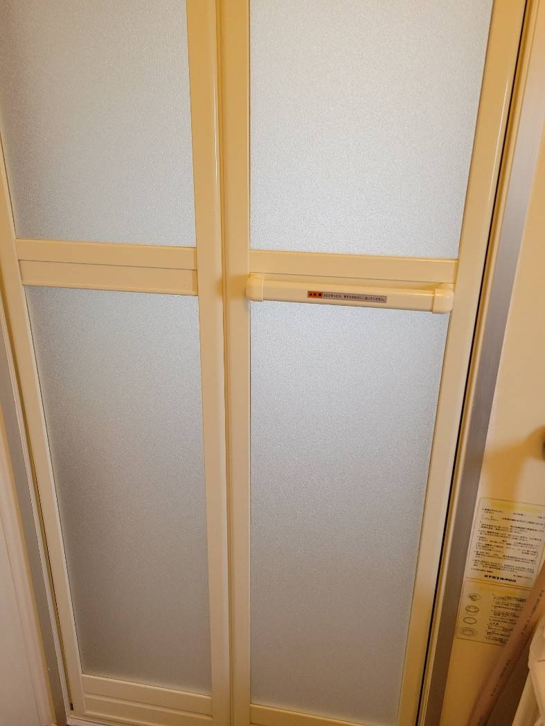 キタノトーヨー住器の古くなった浴室ドアを簡単工事でパッと交換の施工後の写真2