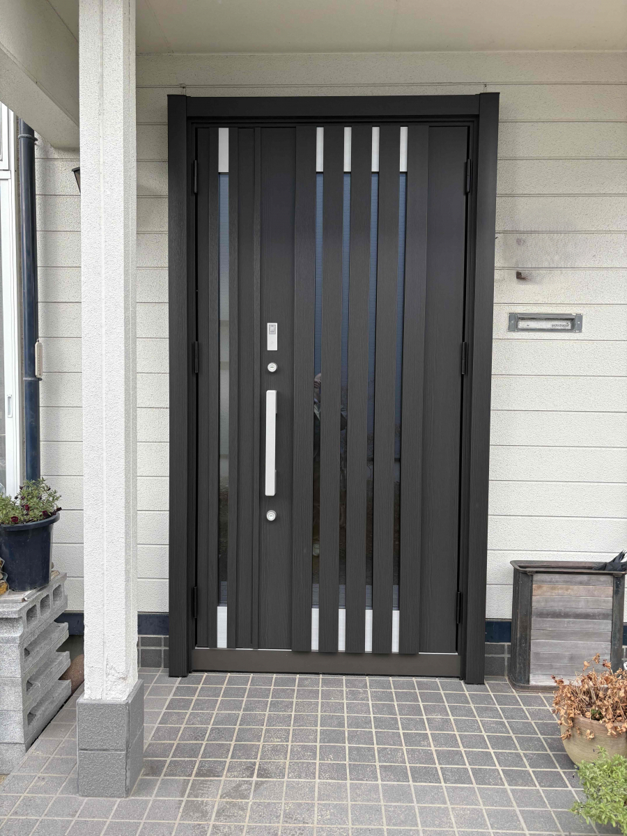 キタノトーヨー住器のリシェント玄関ドアの施工後の写真1