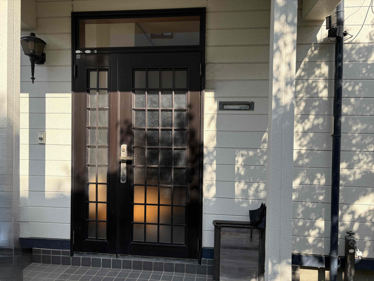 キタノトーヨー住器のリシェント玄関ドアの施工前の写真1