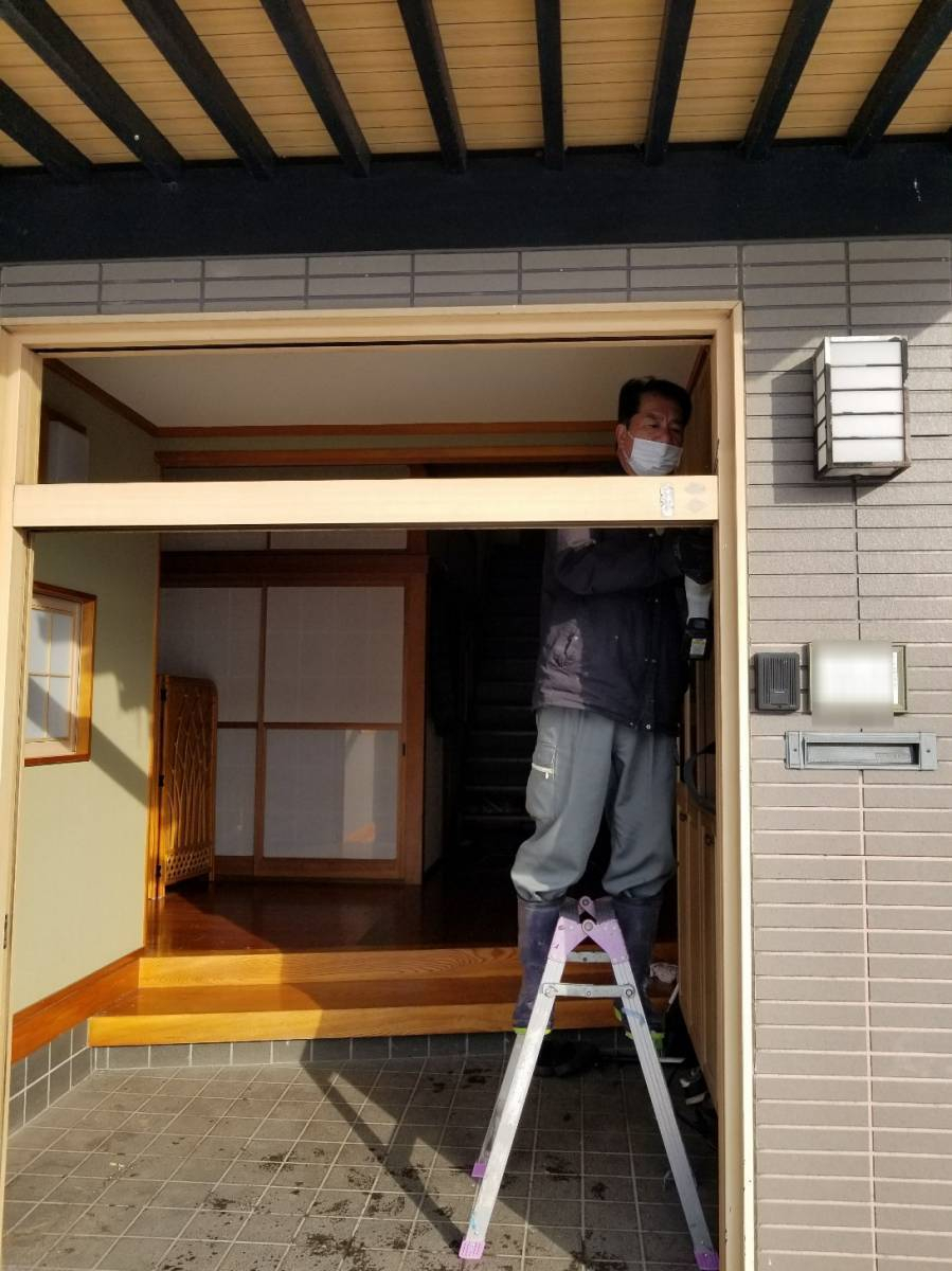 キタノトーヨー住器の玄関引き戸リフォームの施工前の写真3