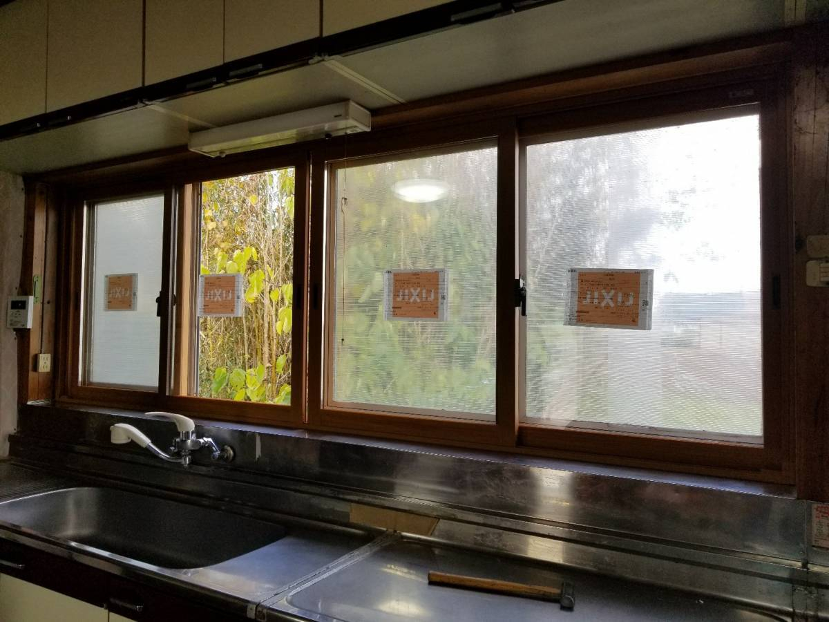 キタノトーヨー住器のキッチン内窓取付工事　インプラスペアガラスの施工後の写真2